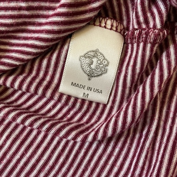 The Clas-sic size medium red and white striped v-neck t shirt - Picture 5 of 6